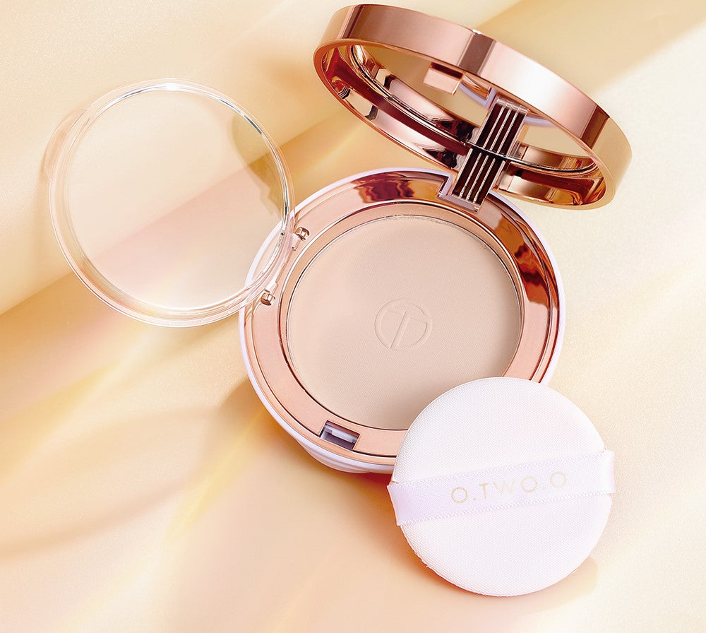 O.TWO.O Matte Silky Base Powder for Oily Skin – Lightweight Long-Lasting Formula in UAE