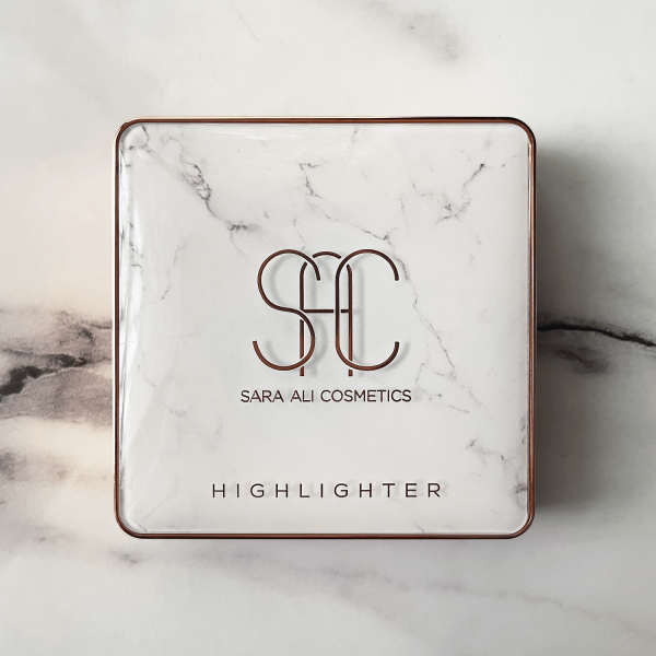 Sara Ali Cosmetics powder and highlighter face makeup