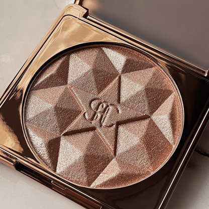 Sara Ali Cosmetics powder and highlighter face makeup